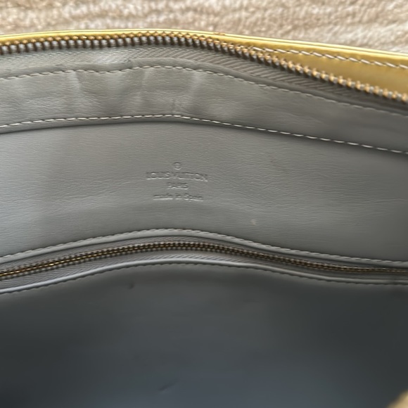 Louis Vuitton Monogram Vernis Houston Shoulder Bag - Picture 10 of 15